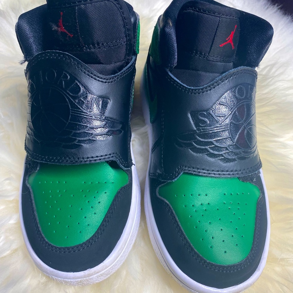 Boys Nike sneakers - worn once